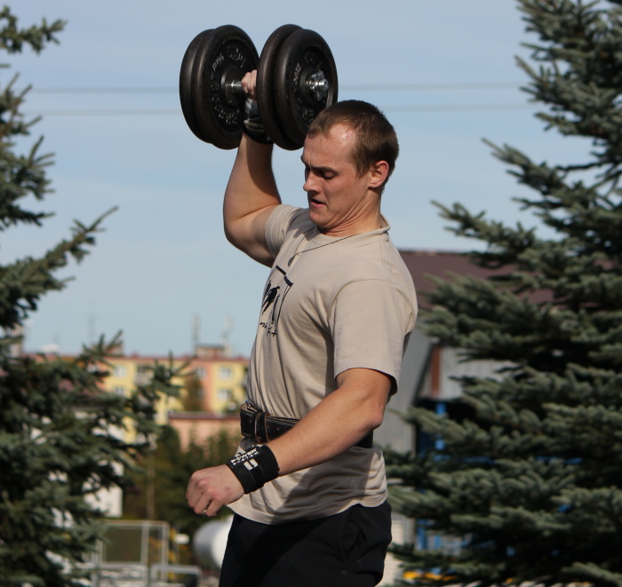 strongman verejny trenink