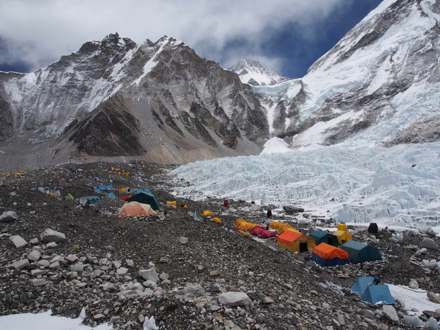 Everest Base Camp P4181033