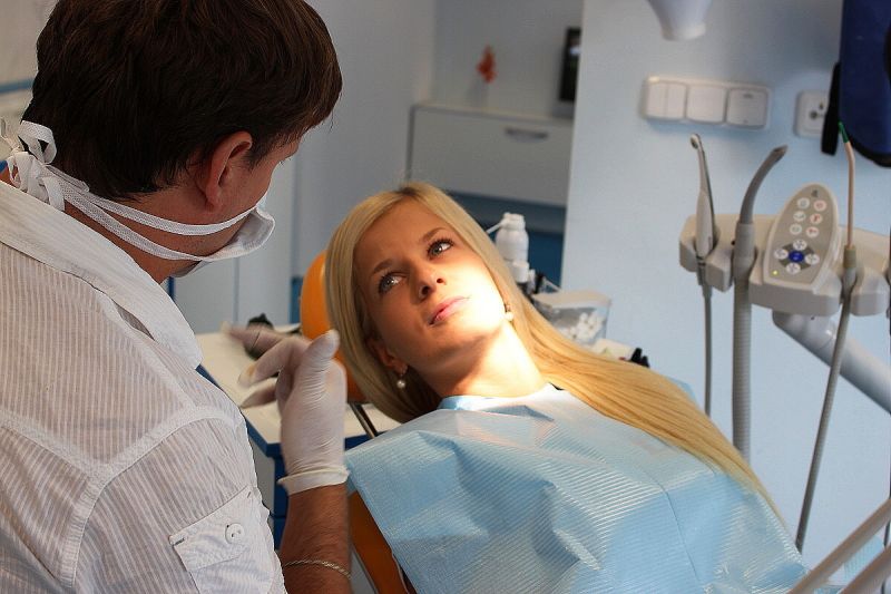 finalistky absolvovaly dentální hygienu, air flow a laserové bělení zubů