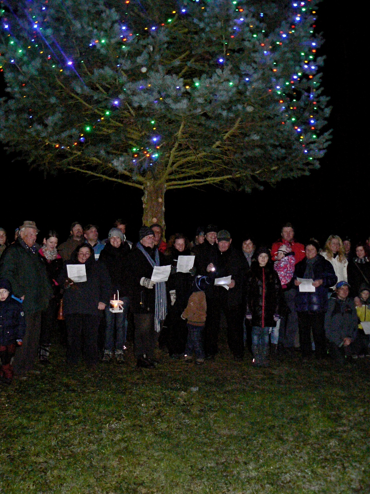 Annín - stromek - koledy  foto Lukáš Milota