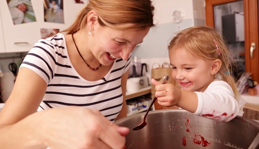 královna blanka ve svém království se starší dcerou eliškou