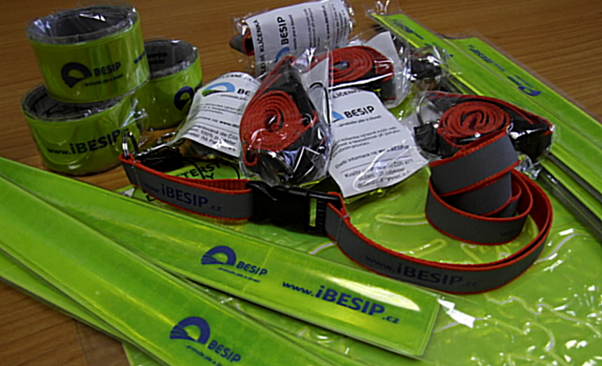 reflexní-prvky-chodci-policie.cz