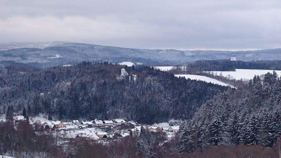mourenec na kopci nad aninem - foto lukas milota