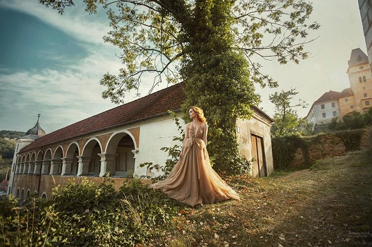 5bd03708de2836b6fdc50800-259589