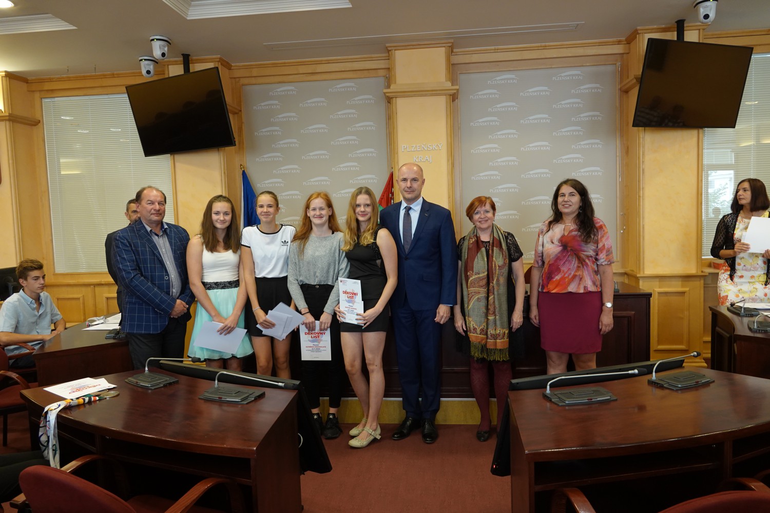 spolecna-bronzova-stafeta-plavkyne