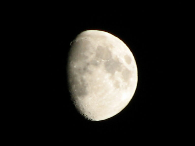 Listopadová luna