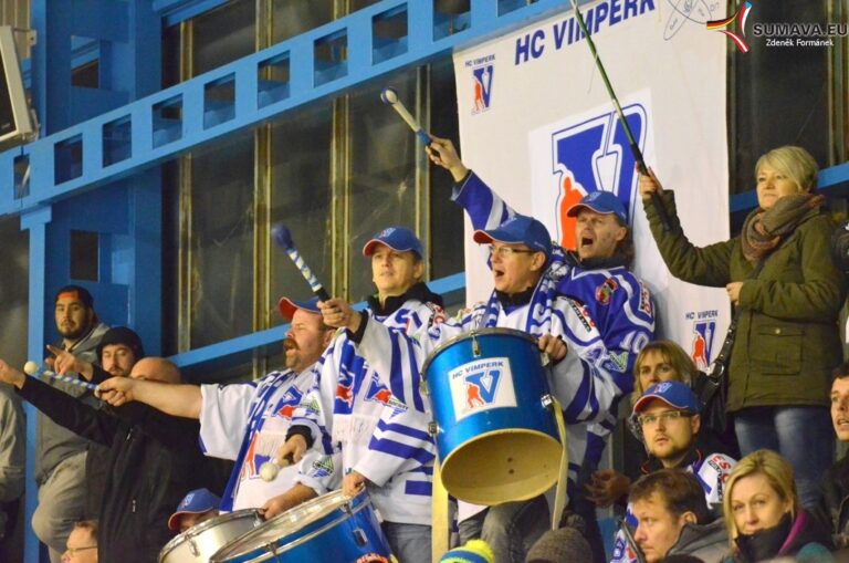 HC Vimperk před slušnou návštěvou vydřel tři body.