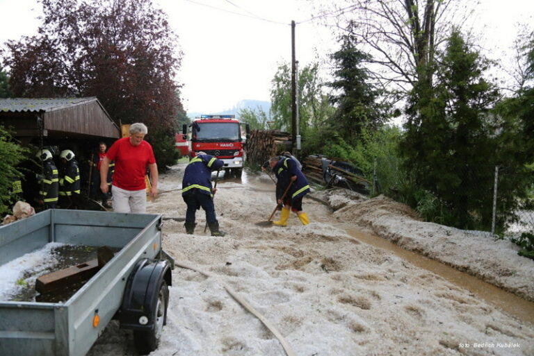 V Husinci spadlo 60 mm za hodinu a čtvrt