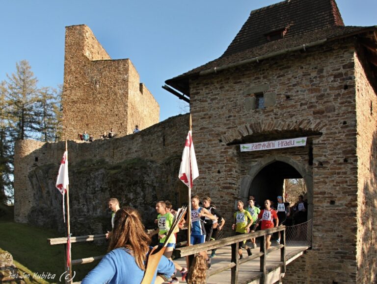 Velhartice zamkl závod i ohňostroj