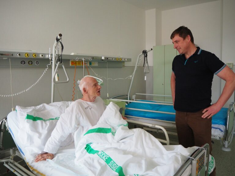 První operace v nemocnici