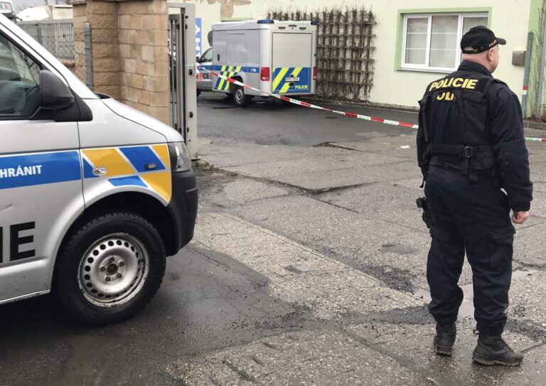Policie obvinila podezřelého z vraždy v Klatovech