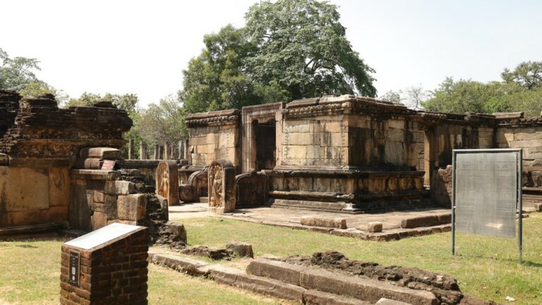 Budha Polonnaruwa