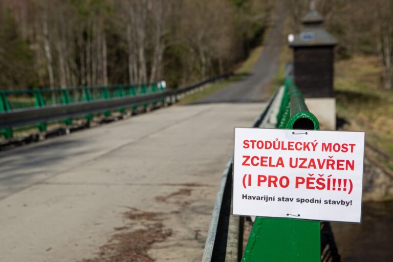 Stodůlecký most je v havarijním stavu a uzavřen
