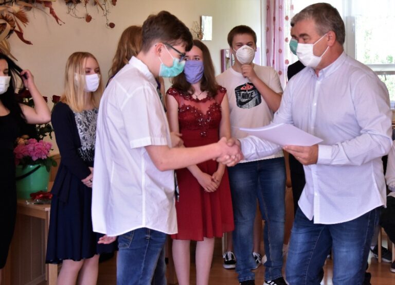 Volarští deváťáci se loučili