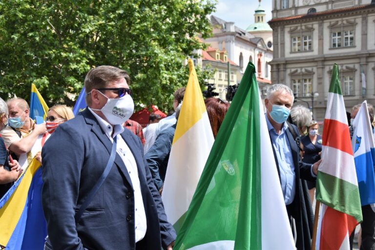 Starostové podpořili senátní návrh pomoci obcím