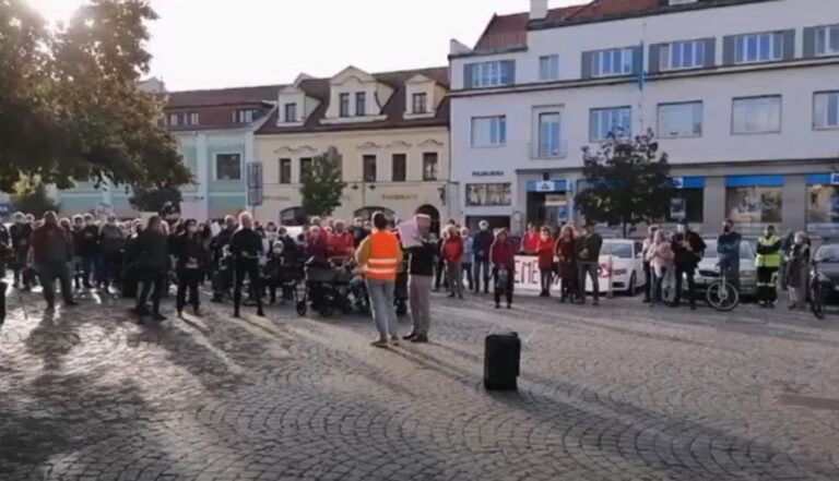 Sušické korzo za nemocnici