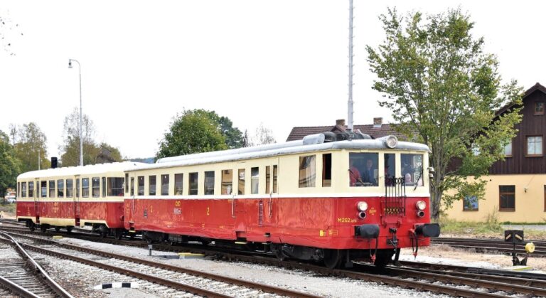 Seidlův vlak zamířil na Soumarský most