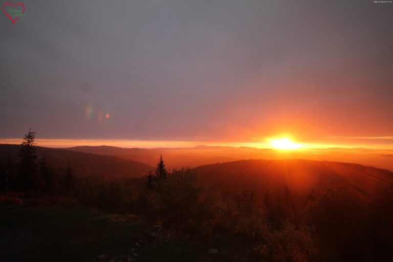 Ranní kouzelná podívaná nad Šumavou