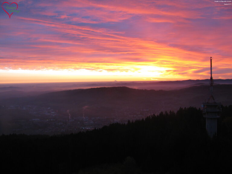 Překrásný rozbřesk nad Šumavou