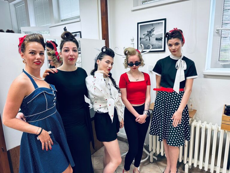 Soutěž PIN-UP ve školním kadeřnictví Prachatice