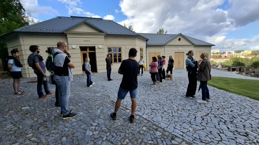 Vimperk: smuteční síň, Pivovarské terasy, zámecká obora