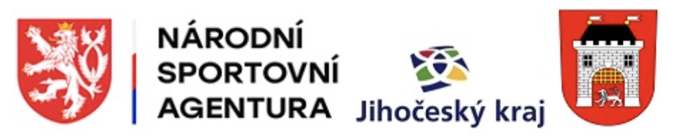 Loga Národní sportovní agentury, Jihočeského kraje a městský znak s hradbou na bílém podkladu.