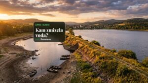 Starý železniční násep oddělil Černou zátoku u Frymburka od Lipna